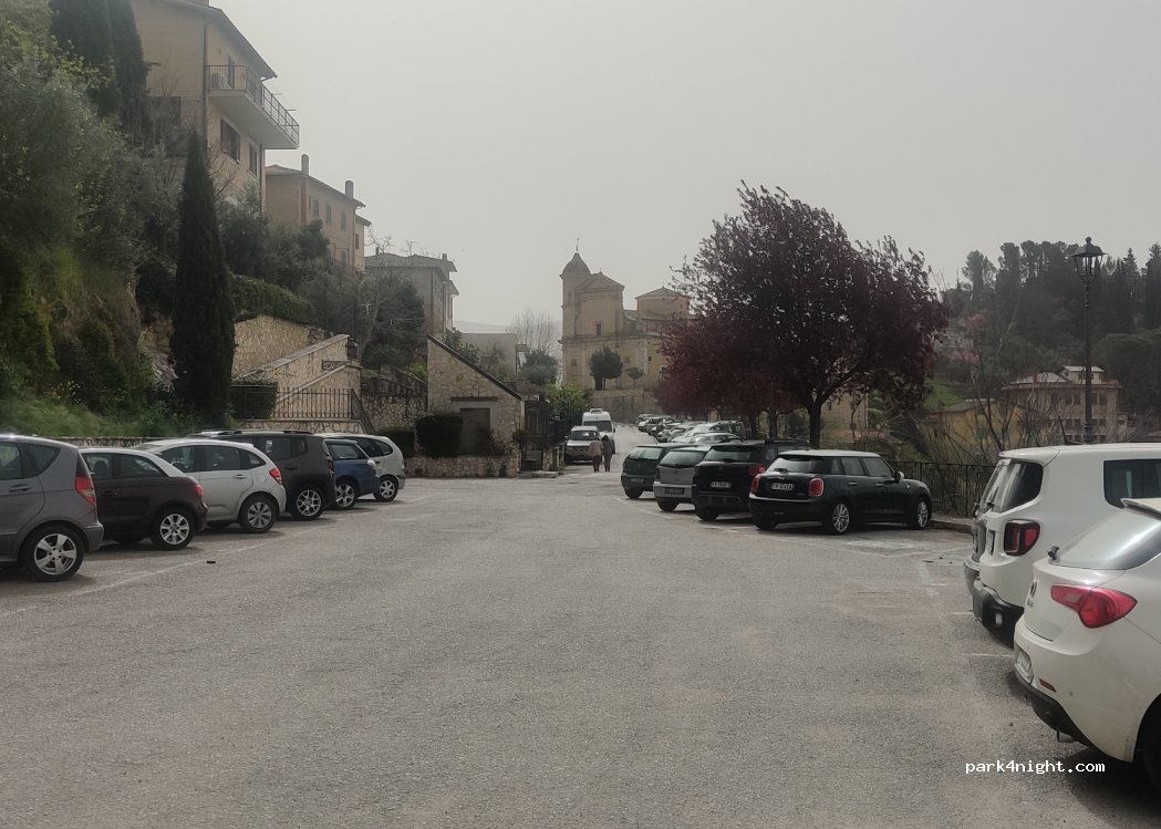 Visitare Casperia: come arrivare, dove parcheggiare e raggiungere il borgo in ascensore